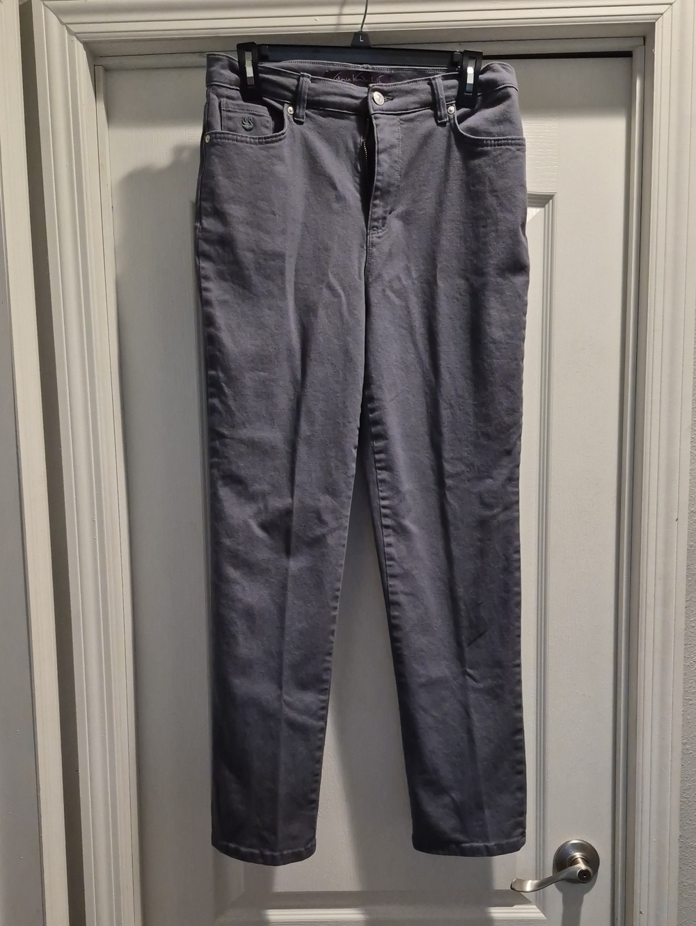 Gloria Vanderbilt Women's Gray Straight-Leg Jeans